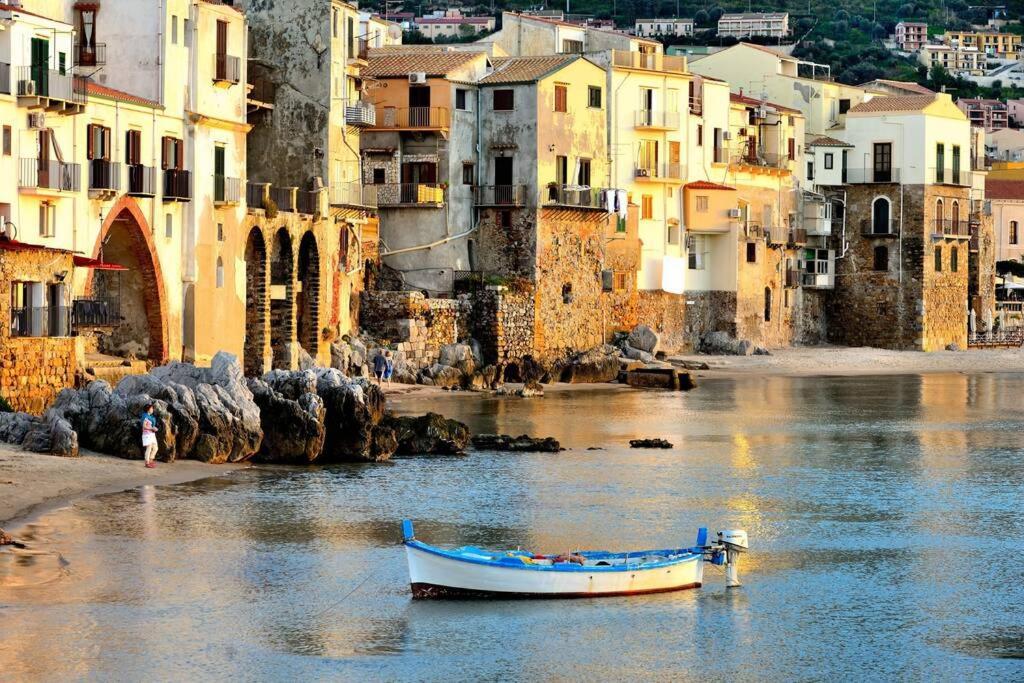 Lavatoioflats Casa Sul Mare E Sul Lavatoio Medievale A Чефалу Экстерьер фото